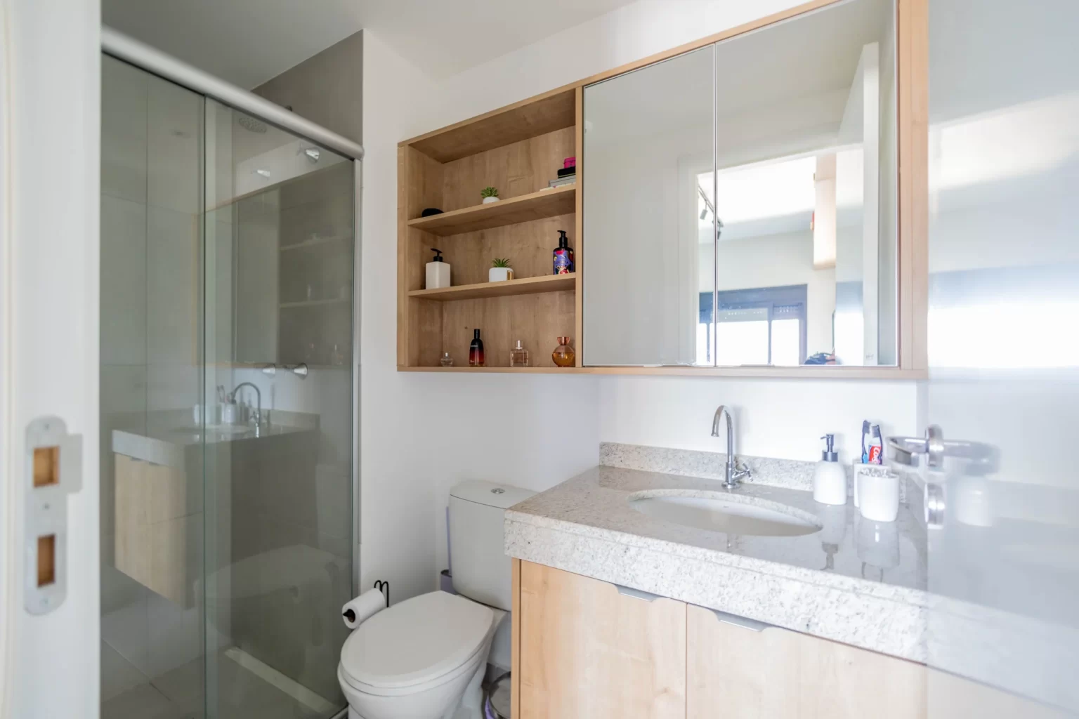 Banheiros-e-Lavabos-com-nichos-Edy-Planejados-scaled